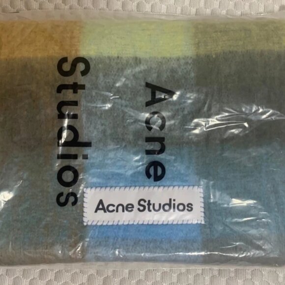Acne Studios Scarf - Picture 2 of 4